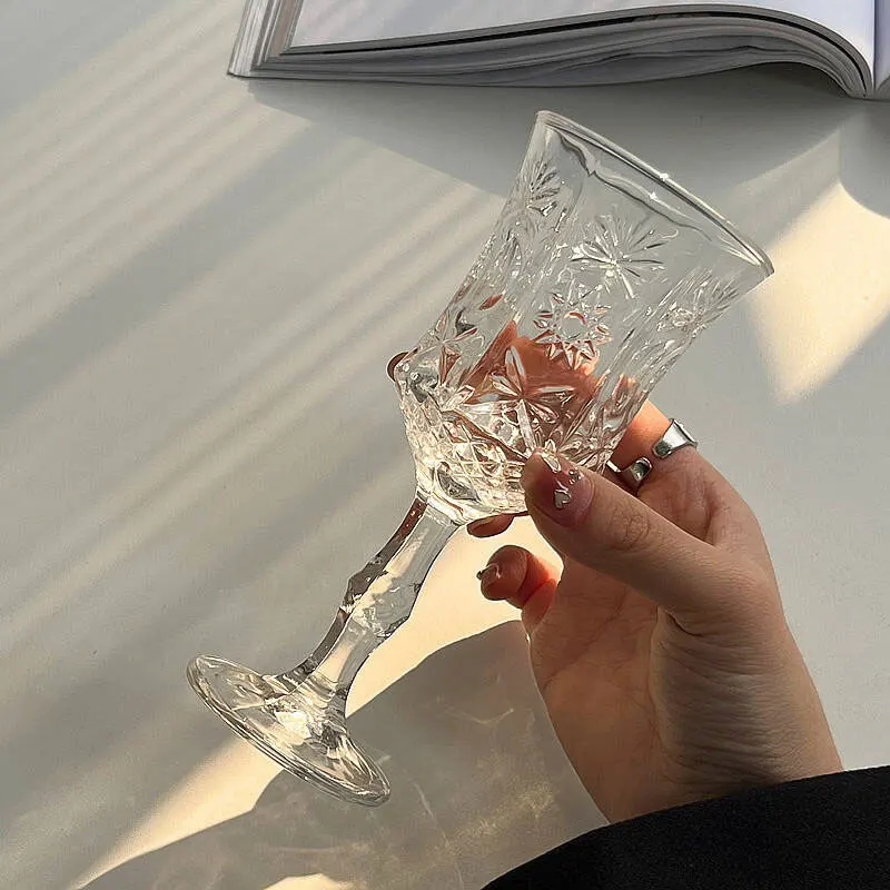 2pcs Wine Utensils Drinkware Champagne Glass 50ml/100ml French Style Red Wine Glass Vintage Relief High Footed Wine Glass Cup