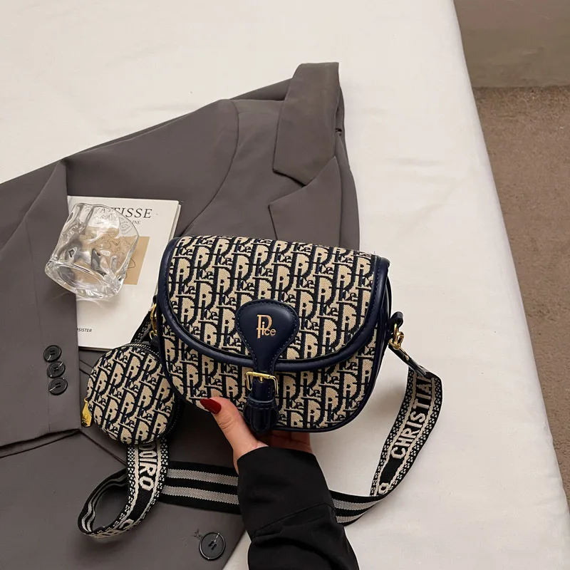 

​2025 New Women's Lightweight Underarm Bag, Minimalist Crossbody Sling, Niche Designer Shoulder Purse for Daily, Chic Versatile​