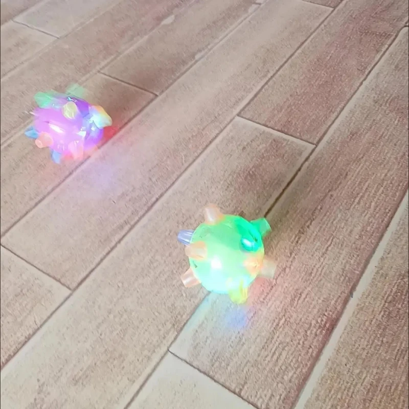 LED-oplichtende stuiterbal knippert en speelt muziek tijdens het springen. Perfect verjaardagscadeau voor kinderen van alle leeftijden (jongens en meisjes die het houden!)