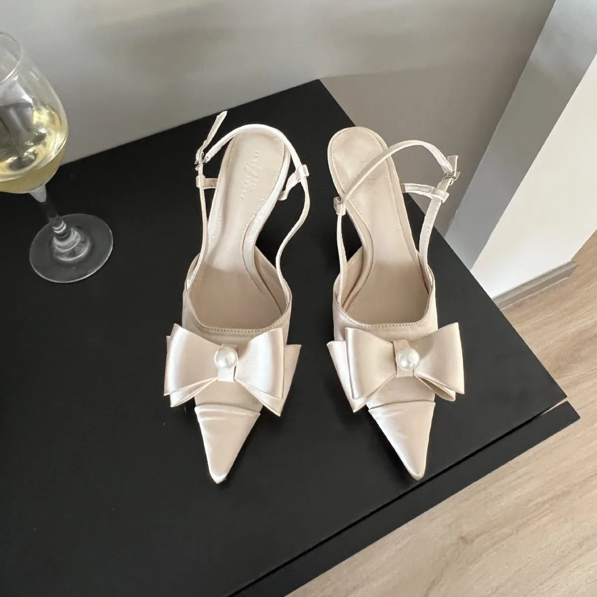 

Celebrity Temperament, Pearl Bow High Heels, 2024 Spring/summer New Slim Heel Bun, Back Empty High Heel Sandals for Women