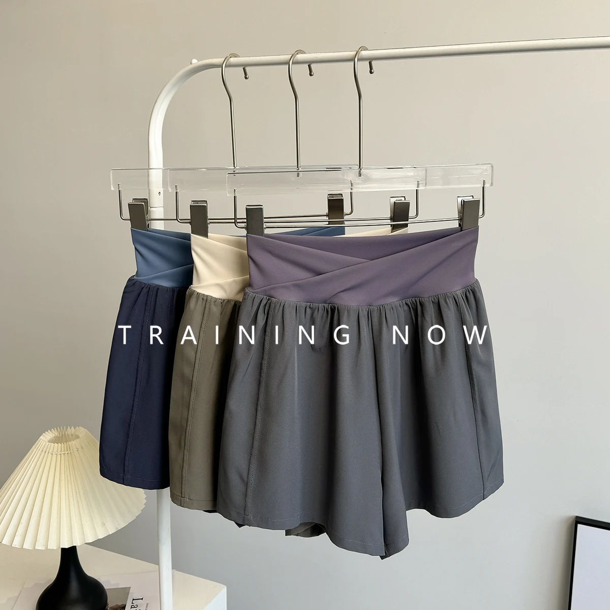 

Sports shorts for women in summer two-piece anti-exposure morning jogging exercise quick-drying three-point pants breathable