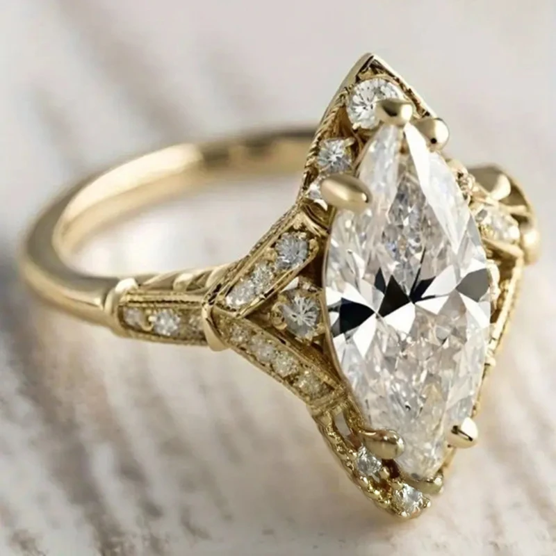 Huitan Gorgeous Rings for Wedding Attractive Opulent Accessories for Women Delicate Sparkling Cubic Zirconia Engagement Jewelry
