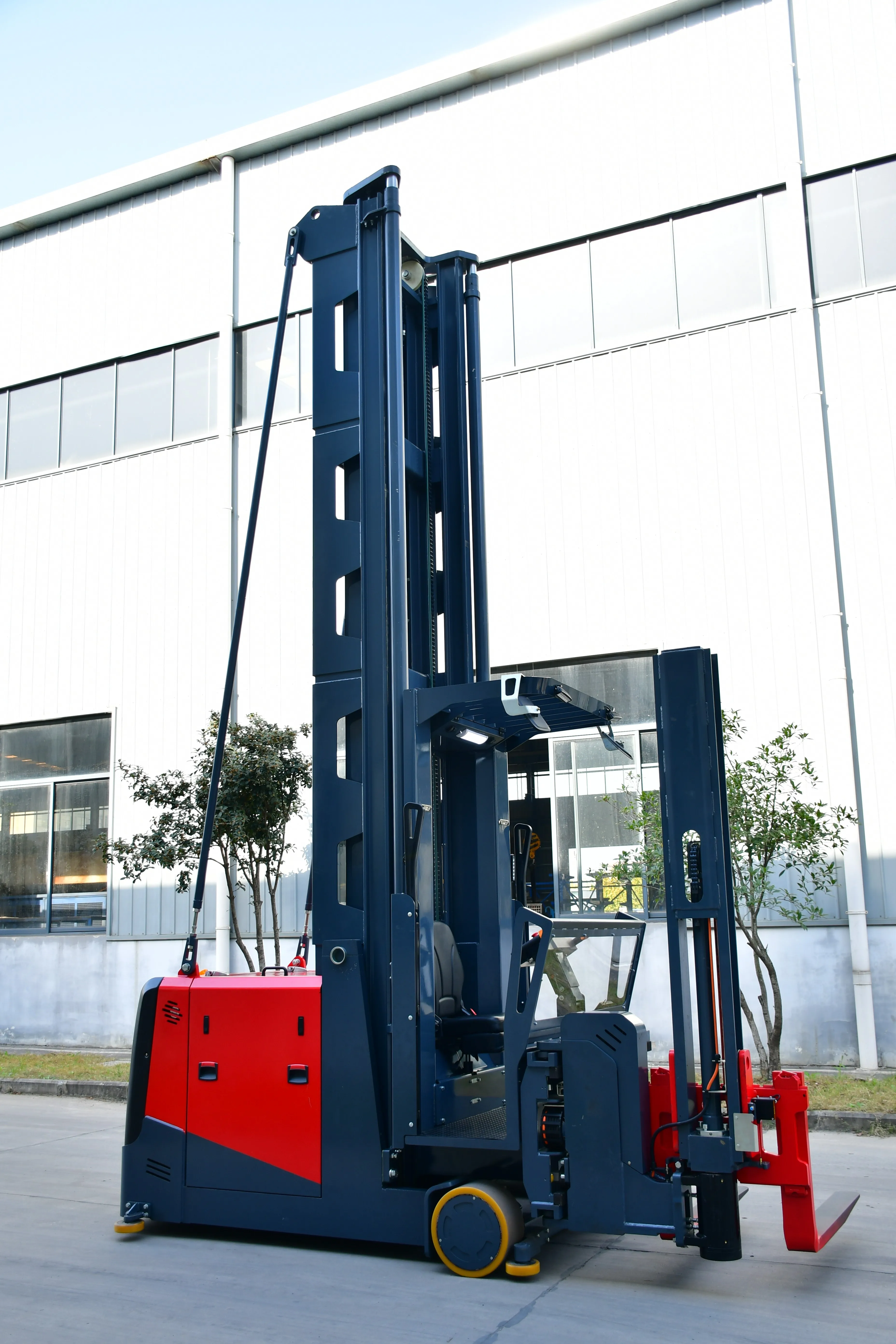 MAN UP 3WAY FORKLIFT NARROW WAY FORKLIFT TRUCK 12 Meter FORKLIFT REACH STACKER