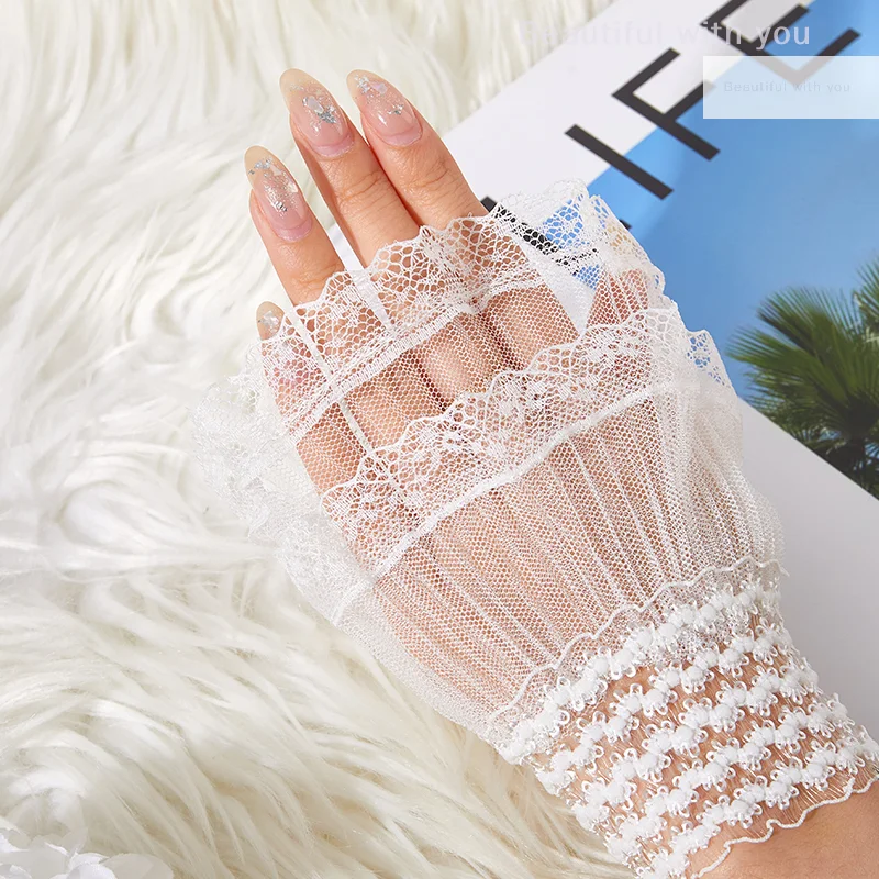 1Pair Nail Photo Glove Beautiful Gentle Fake  Decorative Lace Flare Cuffs  Sexy Nail Art Accessories Photography Props