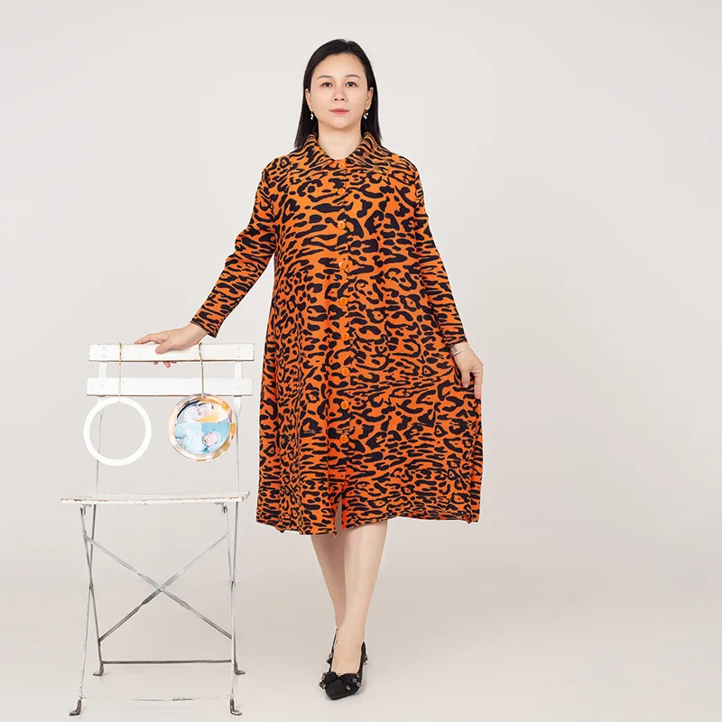 Leopard print lapel long sleeved plus size women's cardigan skirt