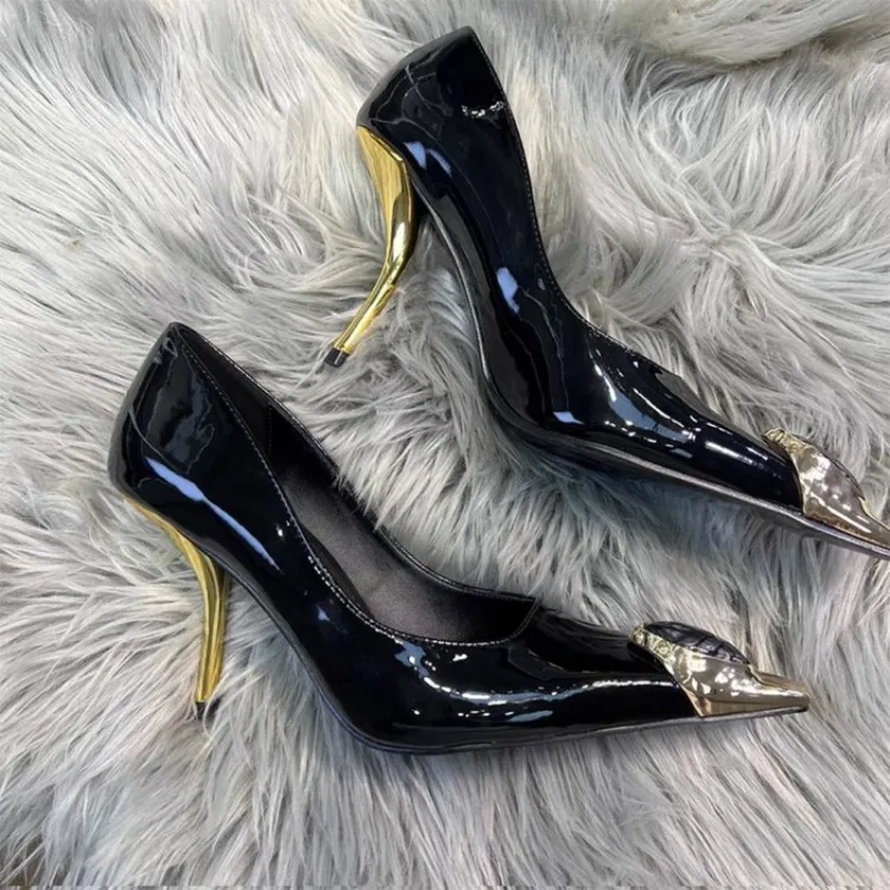 

Hot Seller 2025 Ladies' Elegant Retro Pointed-toe Shallow Mouth Gemstone High-heeled Metal Patent Leather One-strap Heel Sandals