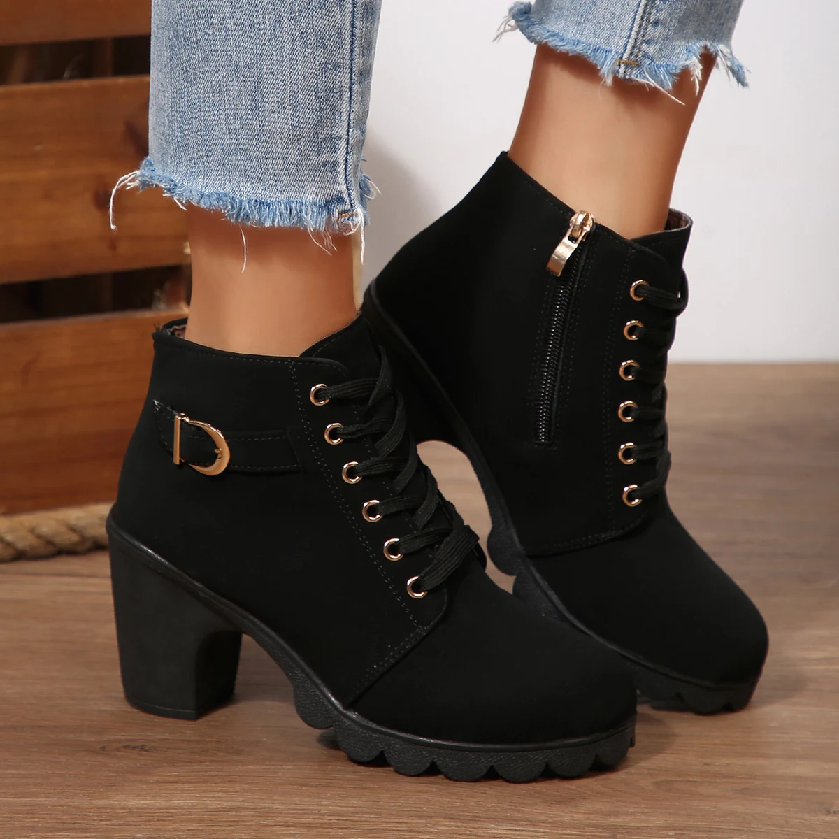 Schwarze Damen-Kurzstiefel mit hohem Absatz, breite Schnalle, Lederoberfläche, runde Zehenpartie, klobiger Absatz, kurze Röhre, nackter Stiefel, seitliche Reißverschlussschnalle