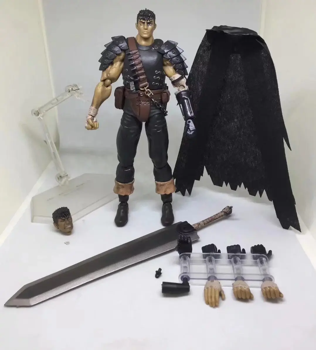 Berserk Guts Black Swordsman Repaint Version Action Figure Doll Desktop Ornament Decor Toy Fan Gift Collectible