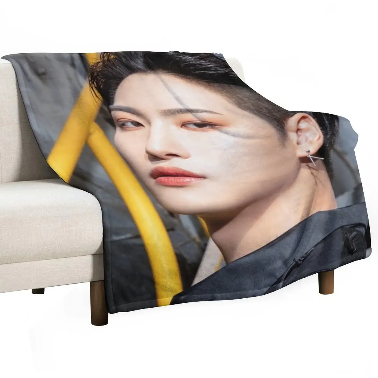 ATEEZ SEONGHWA THE WORLD EP.1 : MOVEMENT GUERRILLA Throw Blanket Warm Travel for babies heavy to sleep Weighted Furry Blankets