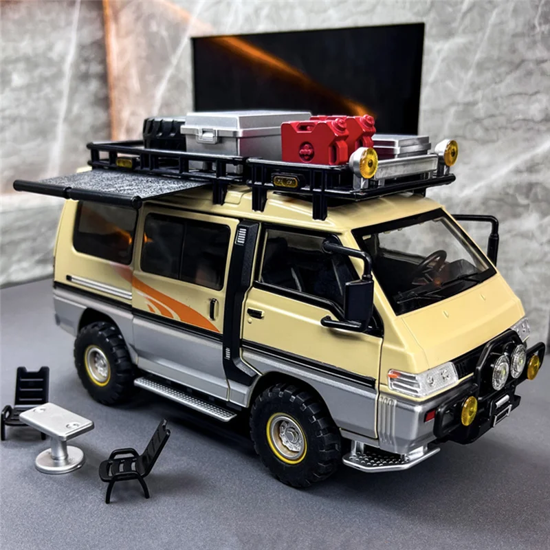 

1:24 Mitsubishi Delica MPV Alloy Car Model Diecast Metal Classic Commercial Vehicles Car Model Sound and Light Children Toy Gift