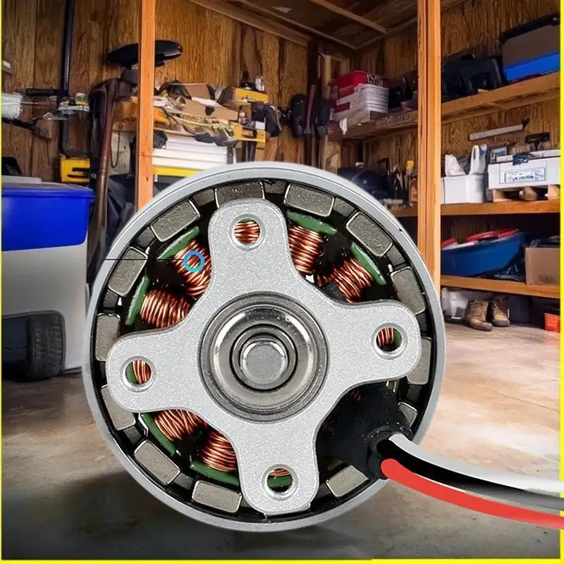 Motore brushless 1504 a unità singola con funzionalità Pan-Tilt per modelli quadricotteri