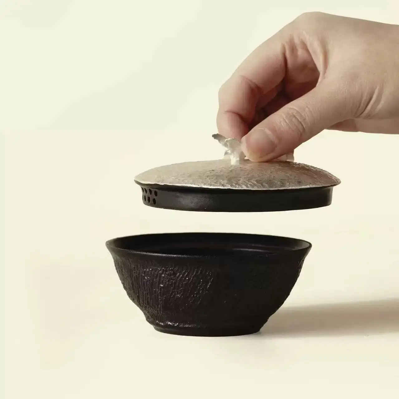 A Large Display Of Artistic Flair Purple Clay Gaiwan Silver-Plated Design / Kung Fu Tea Set