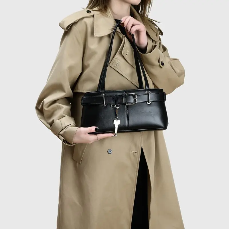 

Luxury designer shoulder strap buckle stitching keychain bag Korean style multifunctional vintage PU leather solid Allmatch hand
