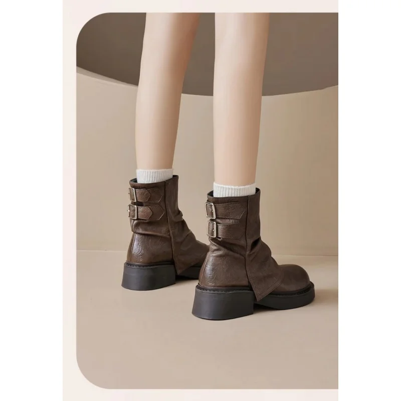 أحذية نسائية قصيرة مبطنة بالفرو على طراز مطرقة جديدة لعام 2025، أحذية كاحل بريطانية مكدسة عتيقة، أحذية جلدية ناعمة بنعل مكتنز