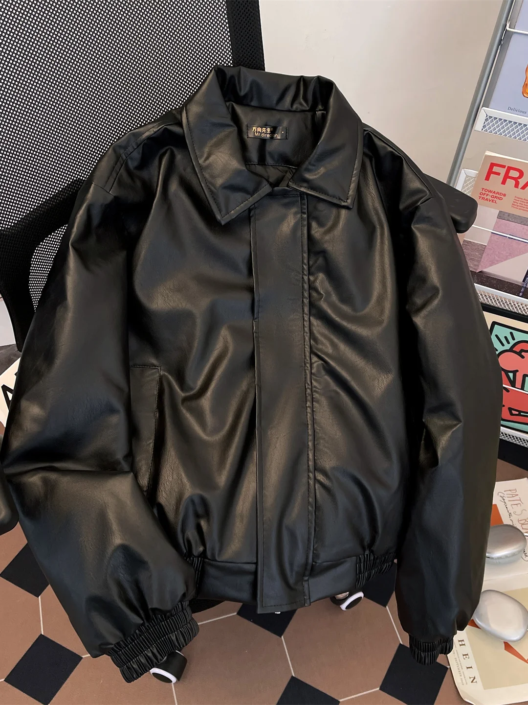 

Thiened PU Leather Jaet Men's Winter Faion Loose Cotton Jaet High-End Feeling Pilot Windproof Cotton Clothes