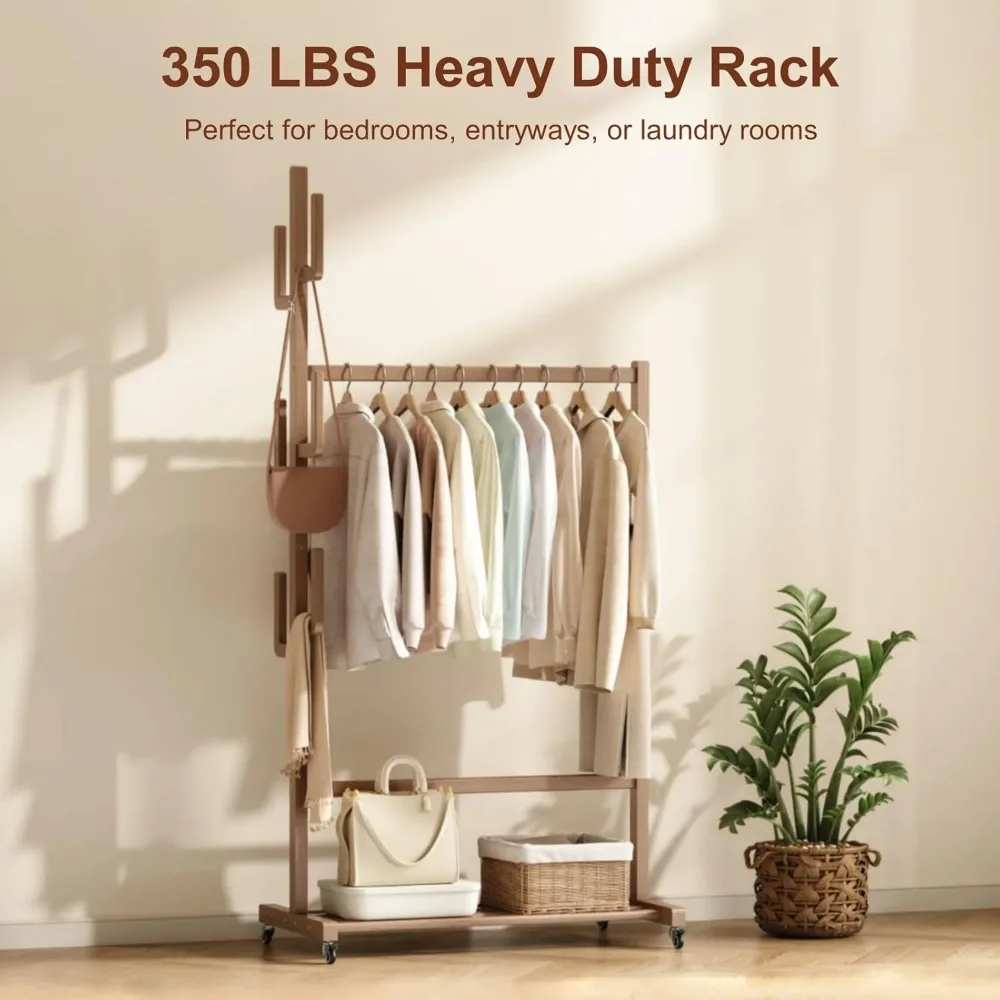 رف ملابس خشبي بعجلات وخطافات صبار، رف ملابس عالي التحمل بوزن 350 رطلاً مع رف، سهل التجميع، رف دوار