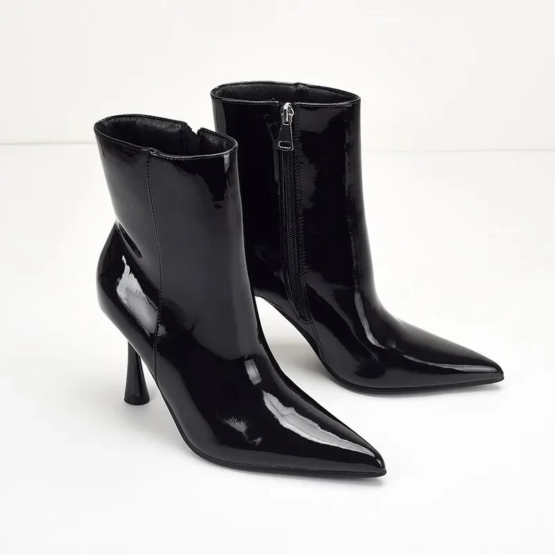 الخريف الشتاء الأسود براءات الاختراع والجلود المرأة حذاء من الجلد مثير وأشار الجانب البريدي الحديثة قصيرة للسيدات أنيقة خنجر حذاء الحفلات