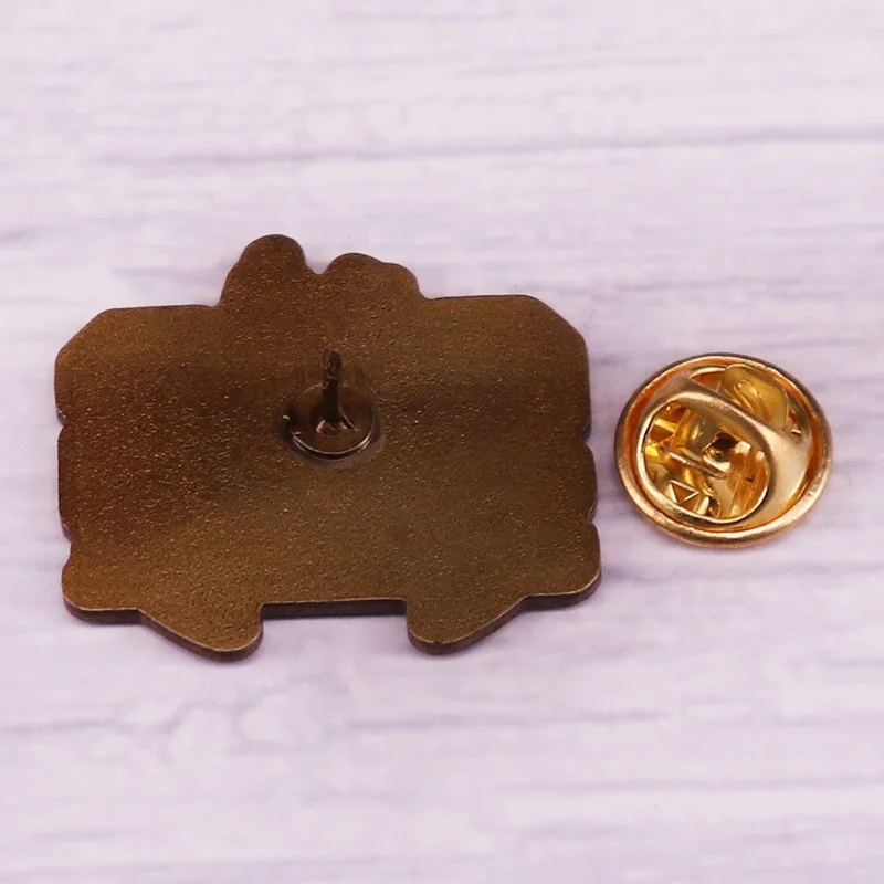 TV series Buffy the Vampire Slayer sunnydale high school symbol enamel pin brooch badge Backpack Collar Pins Jewelry