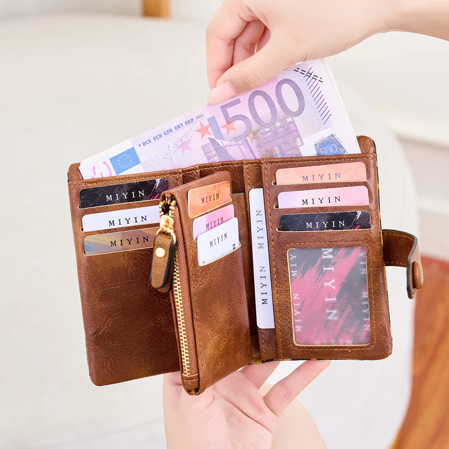 Fashionable vintage Leopard Print Women's Wallets PU Leather Zipper Wallet Multi Functional Card Holder Handbag with Wrist Strap