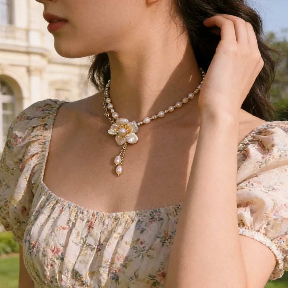 

Оригинальное ожерелье-чокер с подвеской в виде цветка из пресноводного жемчуга и стеклянных бусин для женщин, элегантное украшение-цепочка, подарок