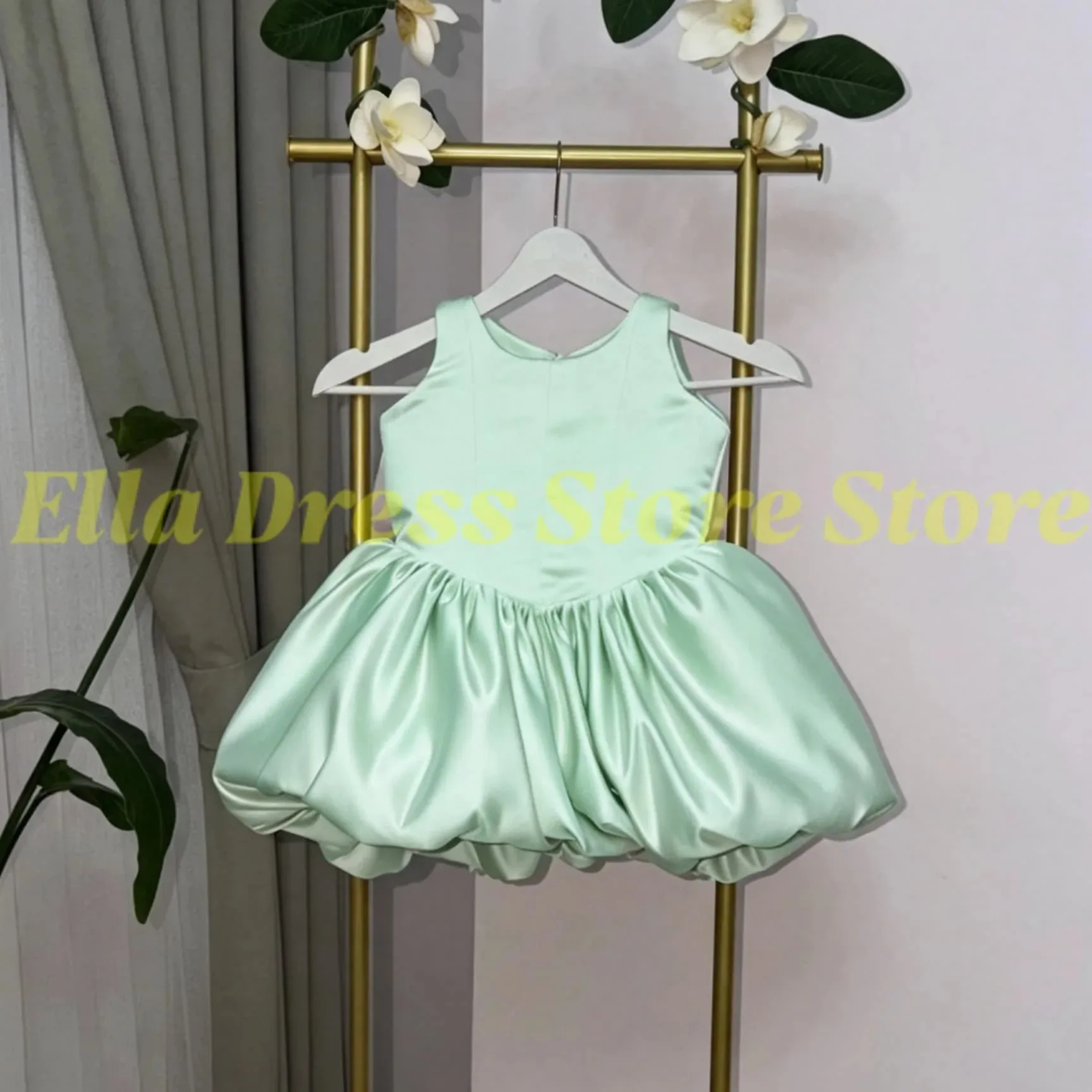 Großhandel Satin Blumenmädchenkleider für Hochzeiten Ärmellos Knielang Kinder Party Geburtstag Erstkommunion Ballkleid Maßanfertigung – Detail 1
