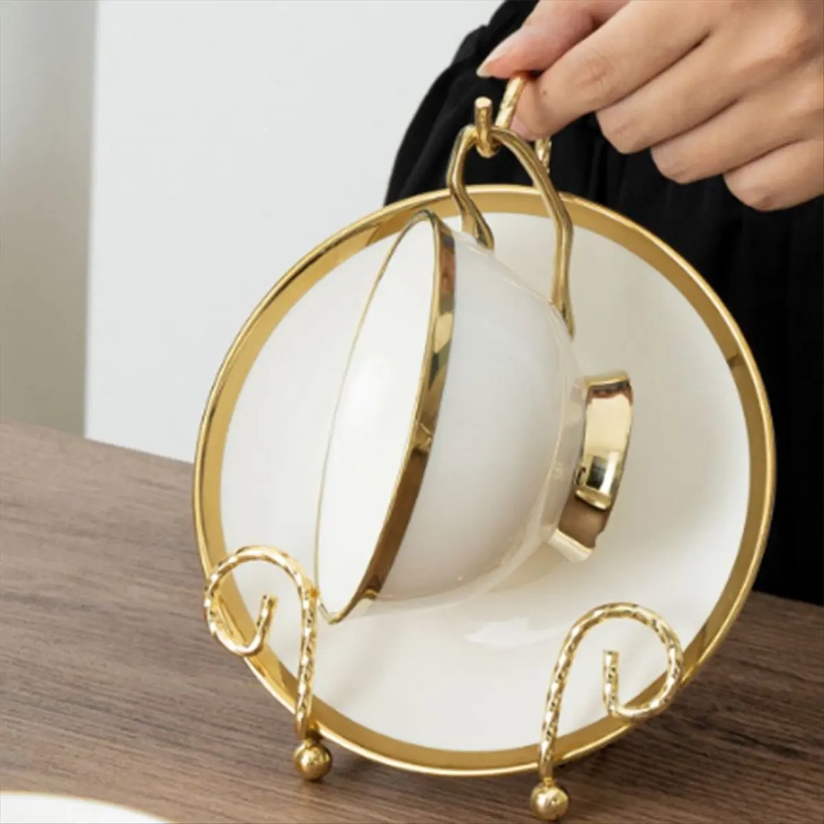 A56K Tea Cup Holder Gold Mug Holder Tea Set Display Stand Gold Metal Cup Saucer Display Stand