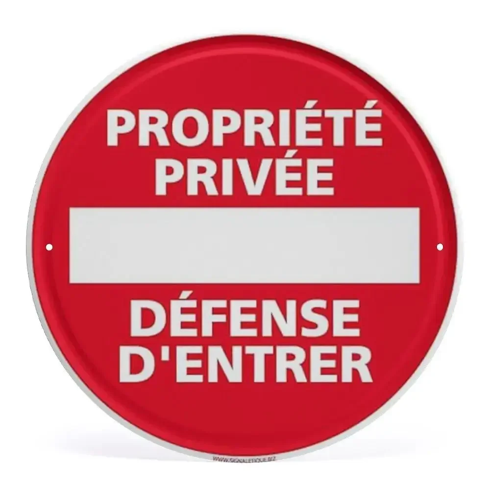 2D Flat Assorted French & Italian Private Property No Parking Signs Round Metal Tin Sign - Multilingual Traffic Themed Wall Deco