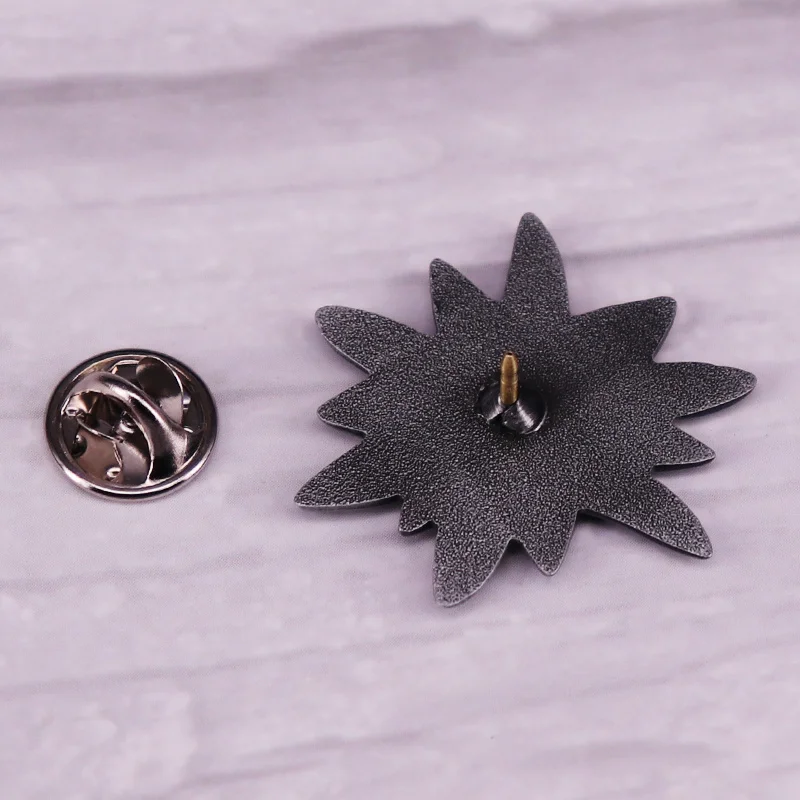 1pc Vintage Edelweiss Enamel Pin Contrast Floral Badge Symbolizing Courage Resilience,Accessory for Jackets,Bags