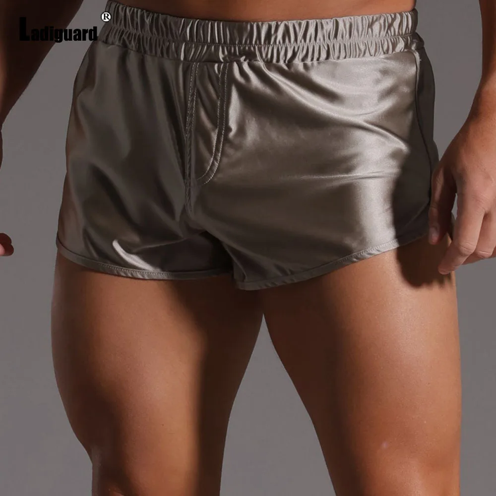 Pantalones Cortos Básicos de Verano 2026 con Cintura Elástica para Hombre, Casuales, Delgados, Brillantes, para Correr, Playa, Ultra Cortos, Ropa Sexy para Hombre, Tallas Grandes S-4XL