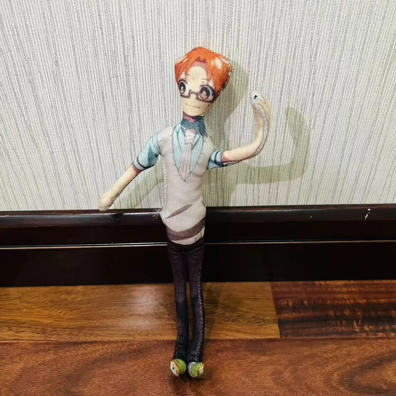 لعبة المرحاض ملزمة Hanako-كون تأثيري المفاتيح P-Plush القطن دمية نحيلة الملتوية شكل غرفة مجردة نموذج الديكور هدية