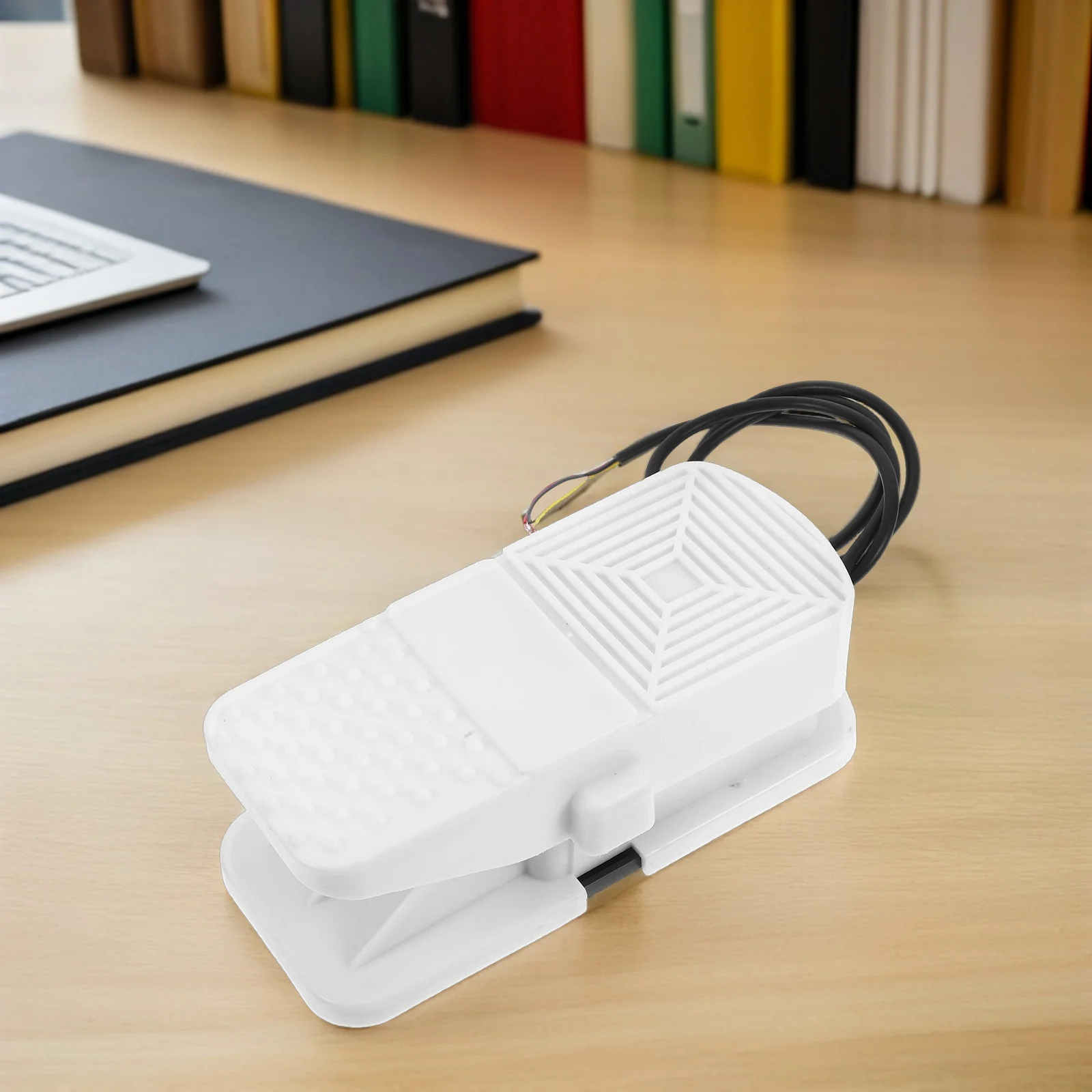 

Foot Pedal for Pottery Wheel Forming Machine with Reliable ABS Construction - Handsfree Control Switch for Efficient Ceramic