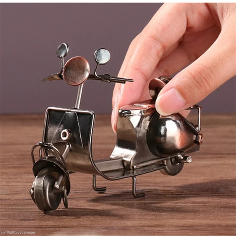 Handmade Iron Motorcycle Model Ornaments Retro Motor Figurine Iron Decoration Motorbike Prop Vintage Home Decor Shooting Props