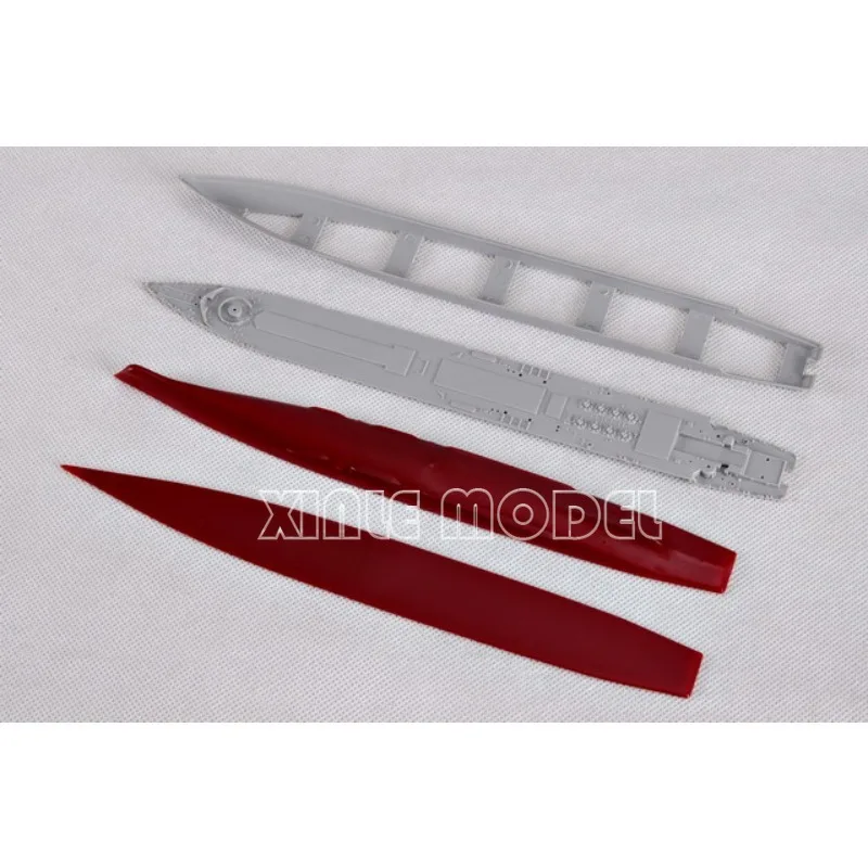 トランペッター プラスチック組み立て式船舶模型キット 05721 ロシア海軍 スラヴァ級巡洋艦 ヴァリヤグ 1/700