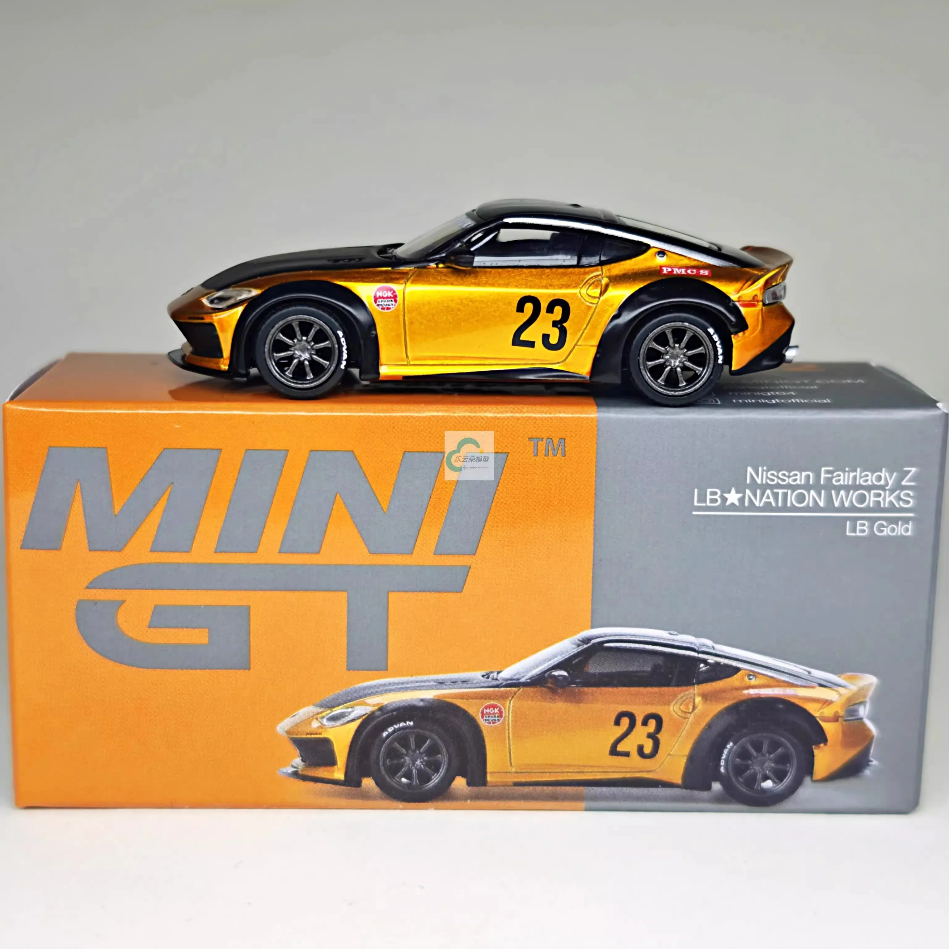 MINIGT TSM 1:64 Souvenir 782 Fantastisches Druckguss-Modellauto
