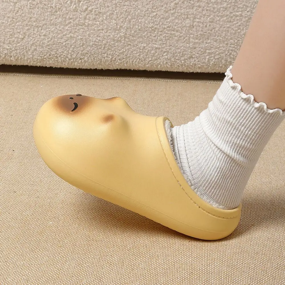 귀여운 털복숭이 만화 고양이 슬리퍼 두꺼운 밑창 미끄럼 방지 따뜻한 털 슬리퍼 만화 학생 Y2K 강아지 슬리퍼 커플용