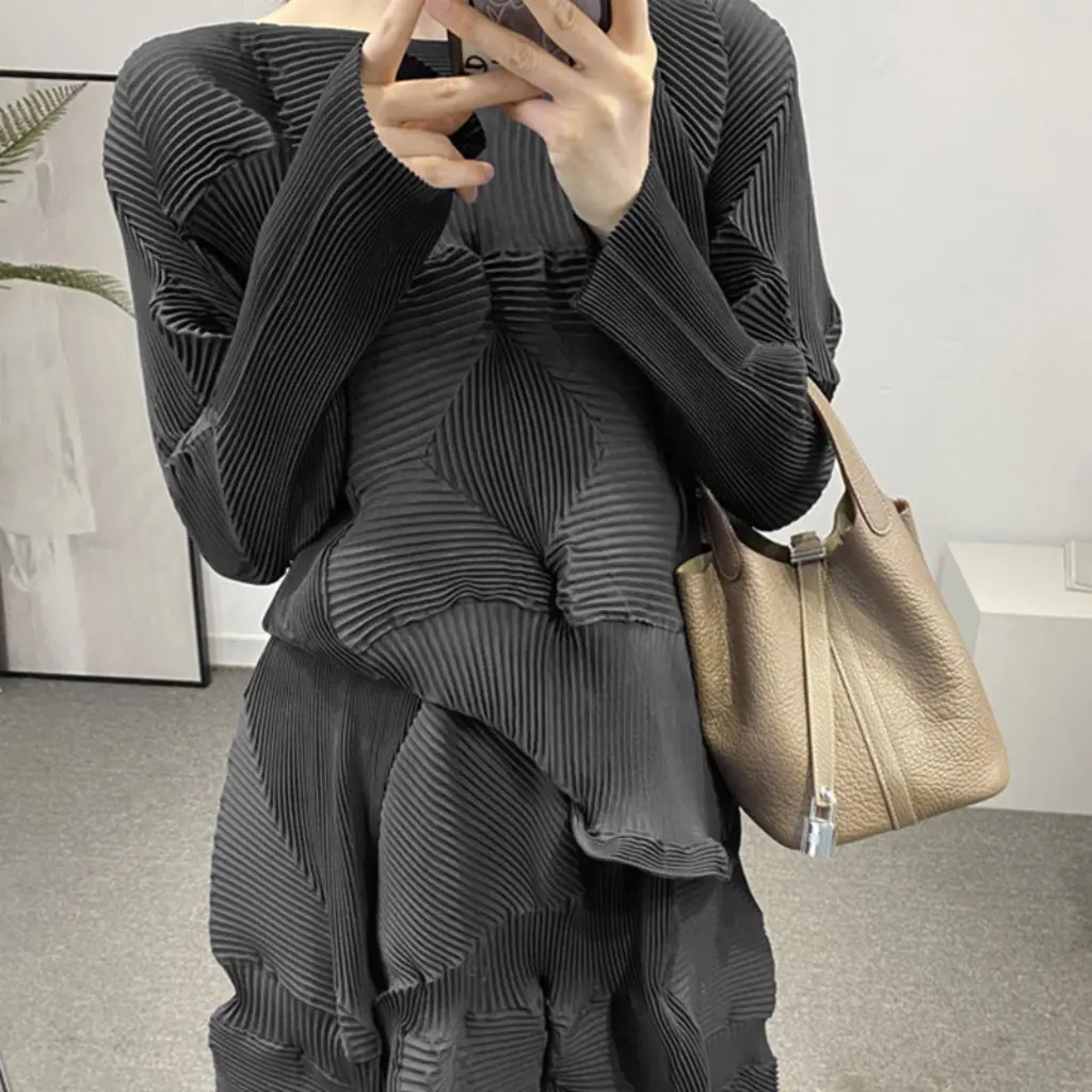 

High-End Crewneck Sweater Thin Long-Sleeved Autumn New Fashion Irregular Loose T-shirt Top All-Match Miyake Style