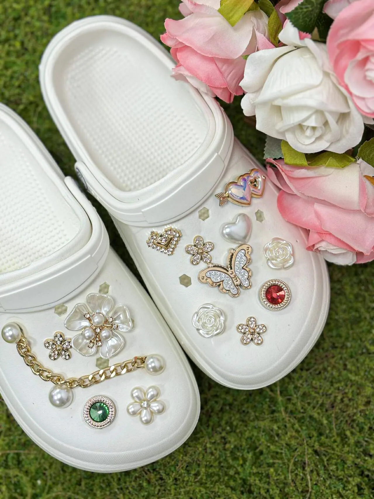 

20pcs gold fashion ladies' clogs charm, with butterfly, gem, chain and pearl accessories.