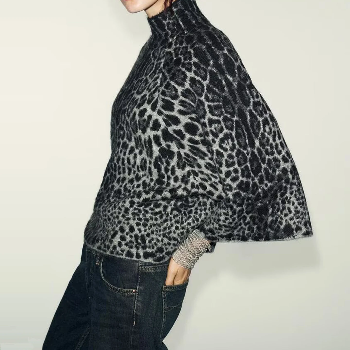 Модный широкий вязаный свитер для женщин, зима 2025 г., модный универсальный дизайн, свободный крой, кардиган, повседневная одежда, бренд Z