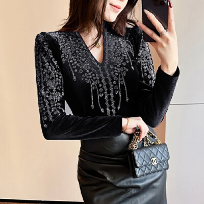 Women's Luxury Diamond V-Neck Long Sleeve T-shirt Fashion Elastic Tees Shirt Autumn Winter European Style Bottoming Top