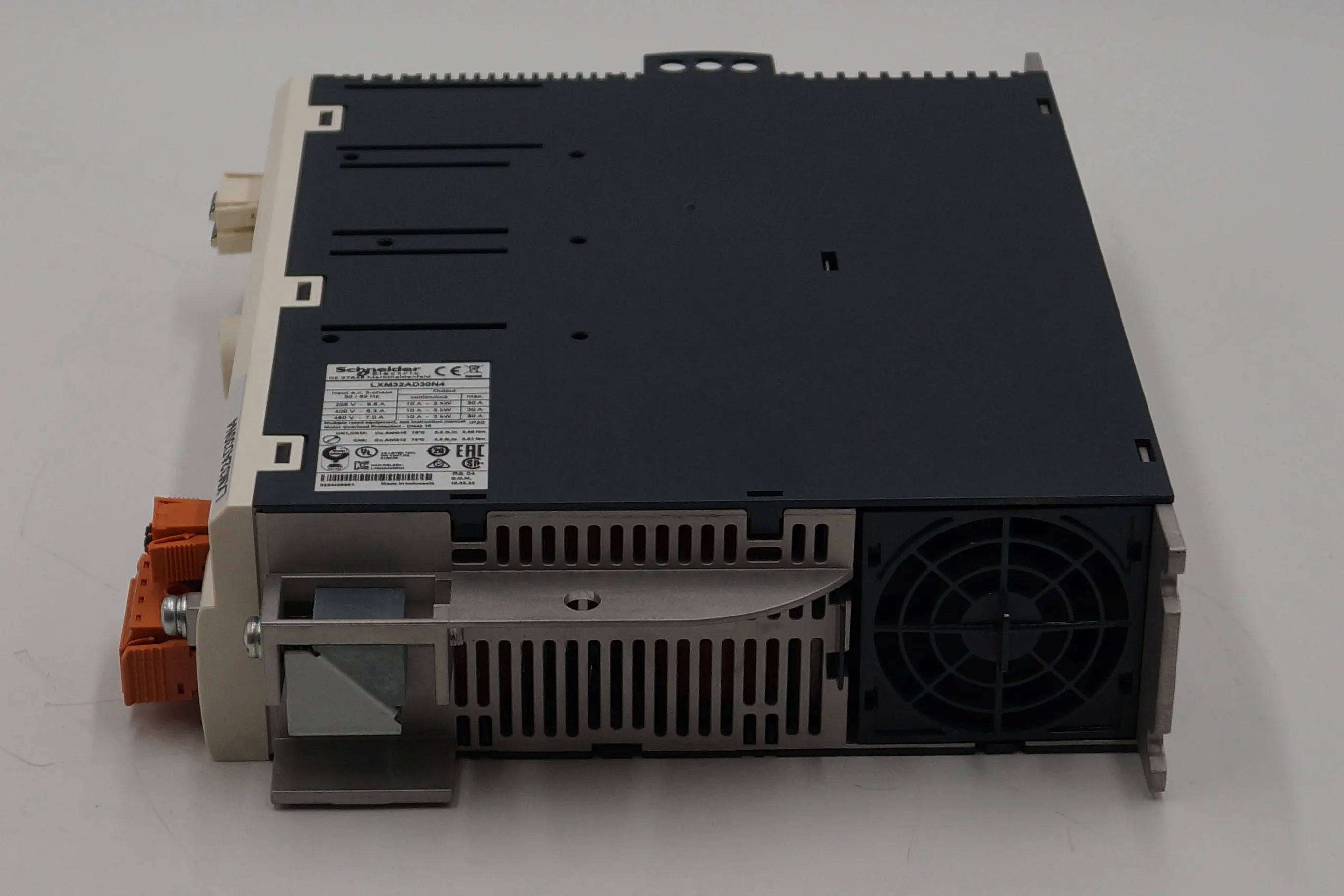 LXM32AD30N4 motion servo drive, Lexium 32, 30A, three phase, supply voltage 208 to 480V, 3kW, IP20
