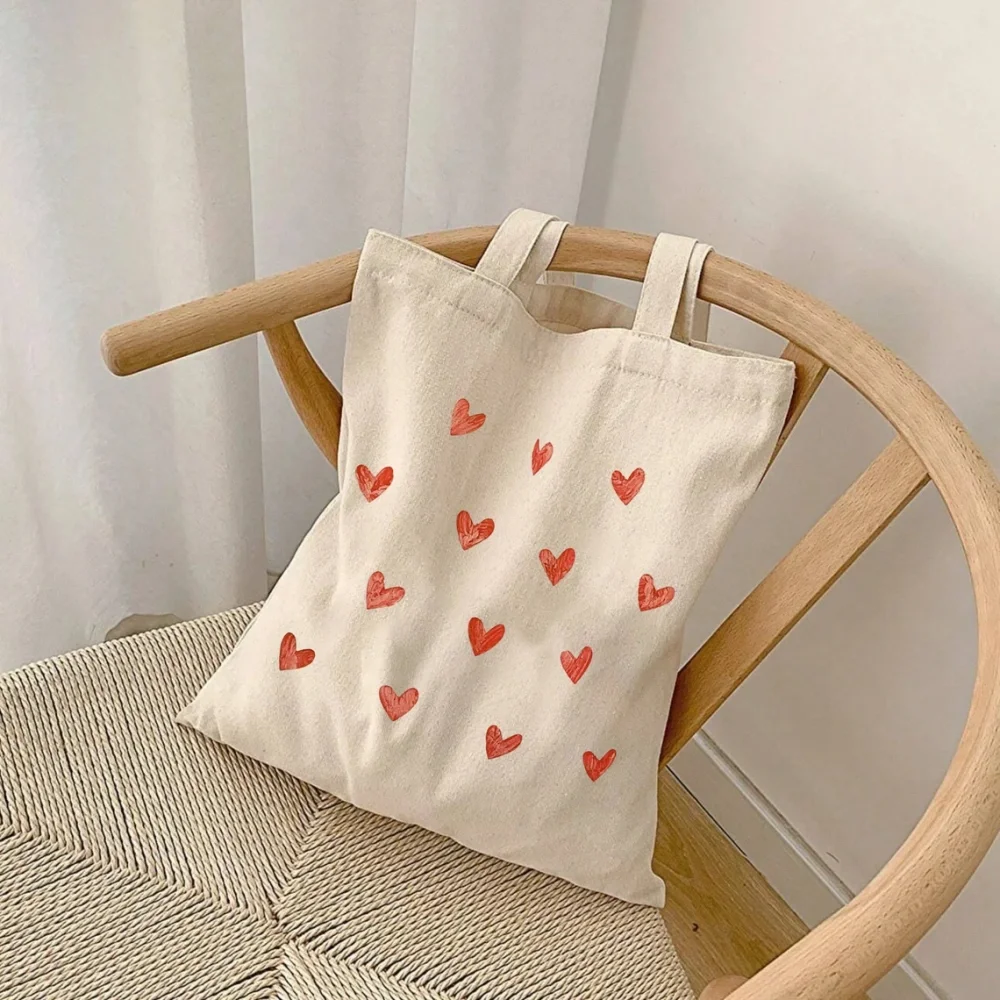 Bolsa de regalos de mano personalizada para dama de honor, bolso de mano personalizado con corazones rojos, regalo estético para amantes, bolso de lona hecho a mano