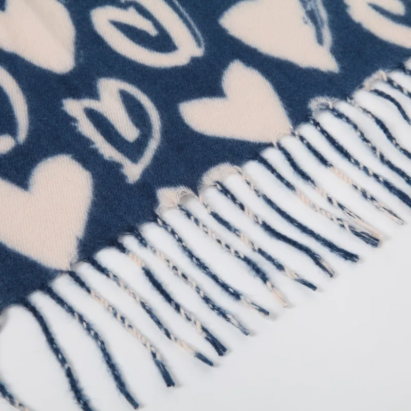 Bufanda acrílica en forma de corazón para mujer con textura tipo cachemira, elegante y versátil para otoño/invierno, también se puede usar como chal.