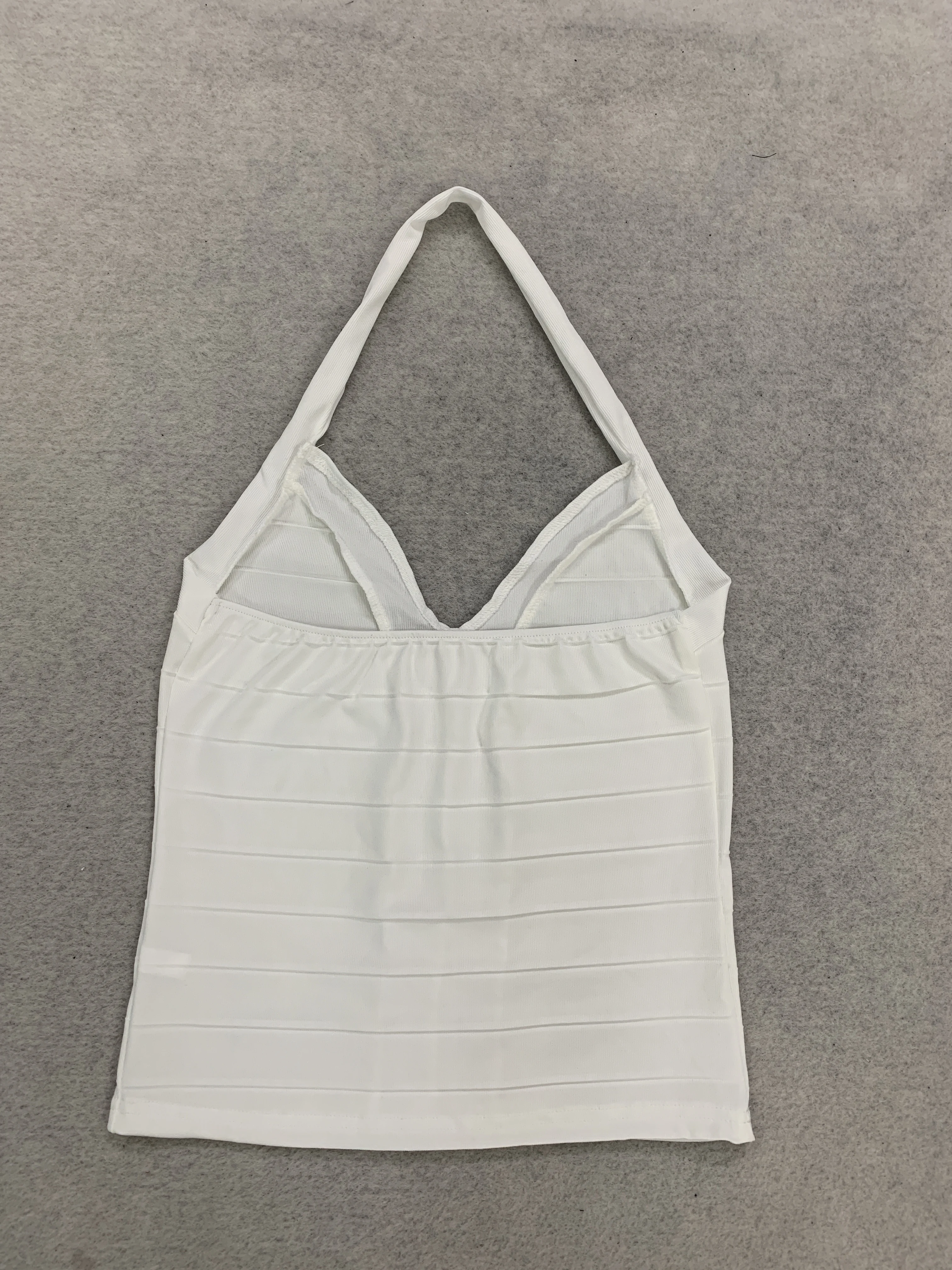 Damen Neckholder-Crop-Top mit V-Ausschnitt, Bandage-Design, ärmellos, figurbetont, für Nachtclub-Partys, als Camisole für den täglichen Streetwear-Look – Detail 5
