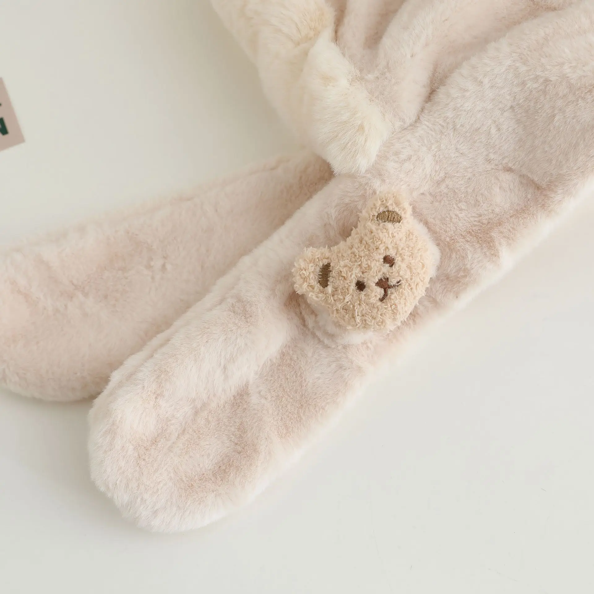 Winter-Baby-Plüsch-Mütze-Schal-Set, Cartoon-Bär-Beanie, warmes Samt-Kinderhalsband, 6-24 Monate, Ohrenschutz, Pullover-Mütze – Detail 2