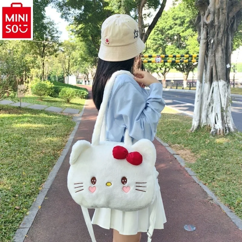 

MINISO Sanrio cartoon Kuromi hello kitty leisure large-capacity student plush shoulder bag.