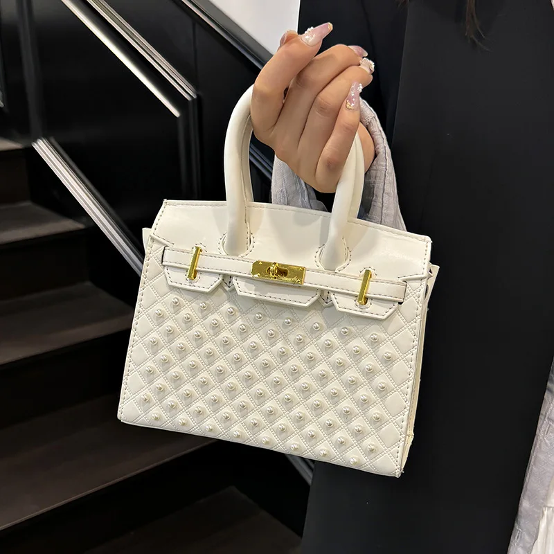 حقيبة صغيرة مرصعة لعام 2025 للخارج الليلية، محفظة كروس مريحة للنساء، حقيبة كتف مميزة ومقبض يدوي عصري