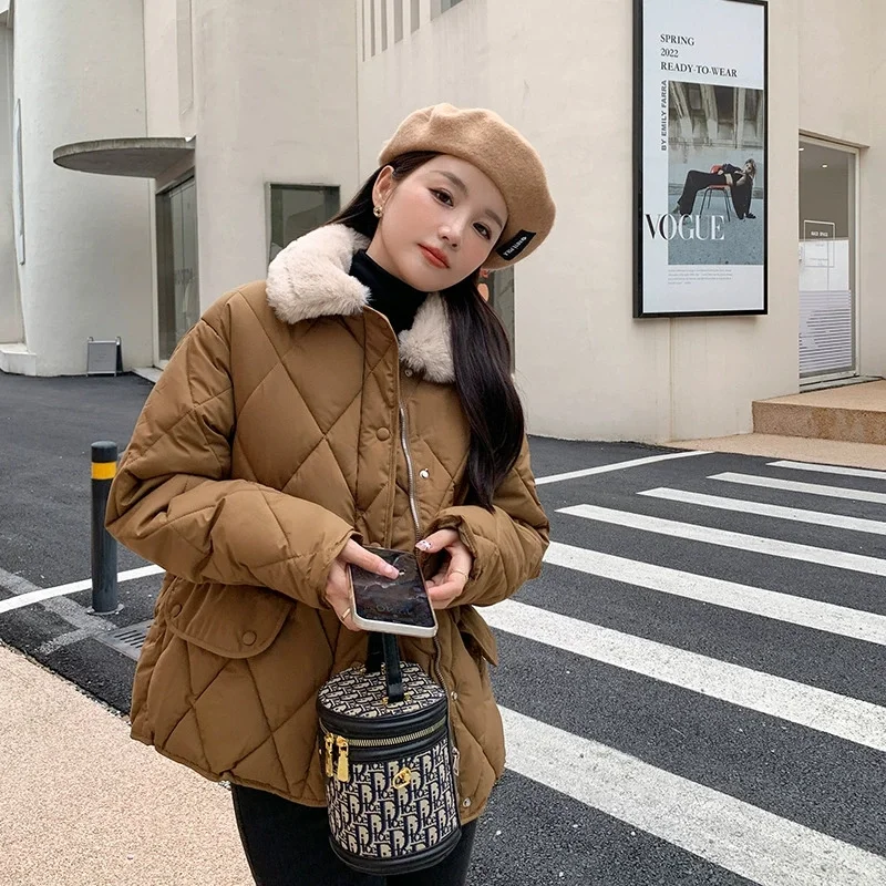 Cold Proof Cotton Jacket Women's Short Style Lamb Wool Contrasting Color Lapel 2026 Autumn Winter New Casual Cotton Coat Parker