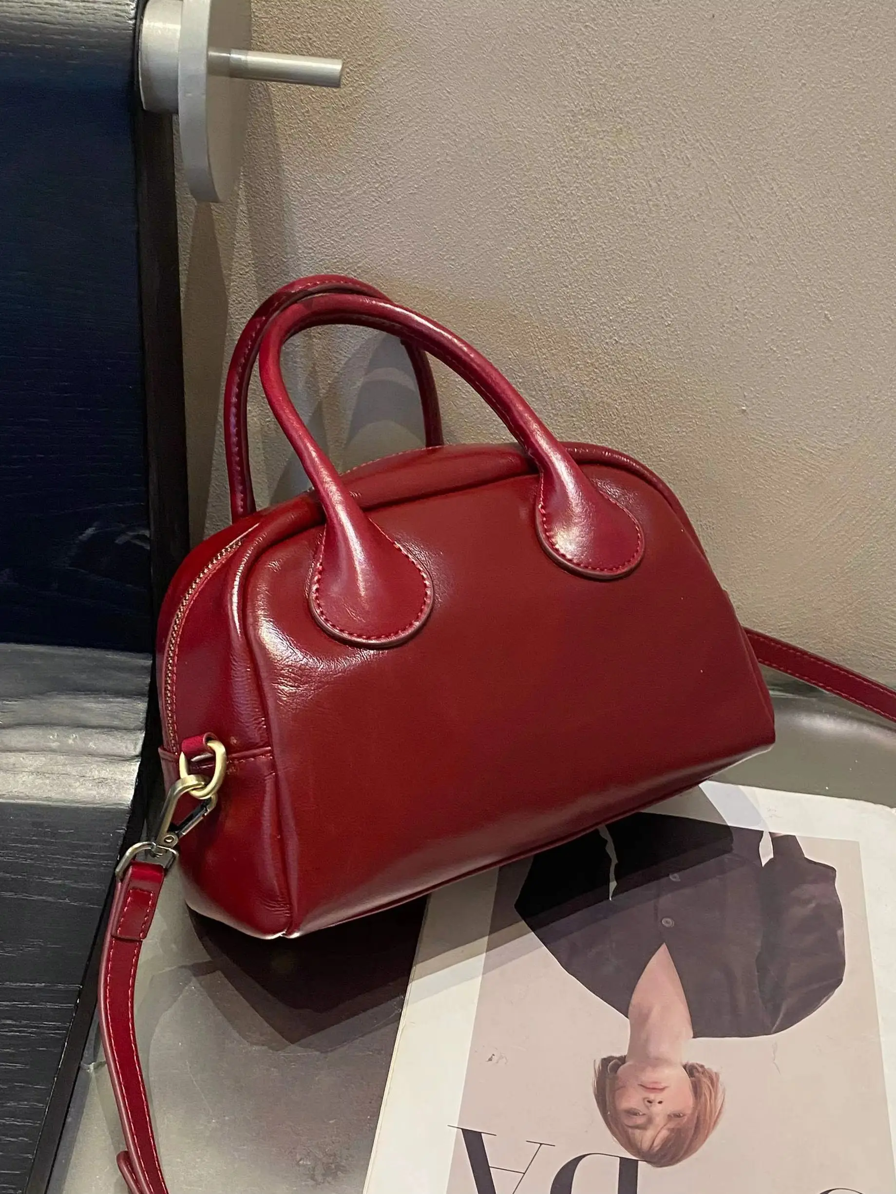 

Genuine Grade Cow Leather Luxury Designer Cowhide Women's Shoudler Crossbody Bag Luxury Designer Ladies Handbag for Woman New