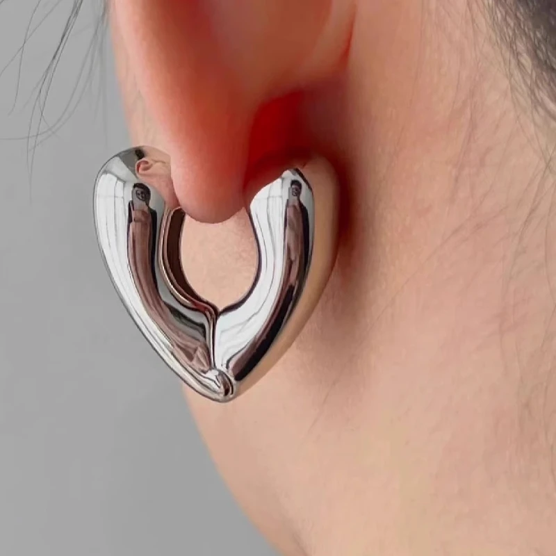 

New Fashion Brass Plated Gold Silver Heart Earrings Women Europe America Charm Jewelry