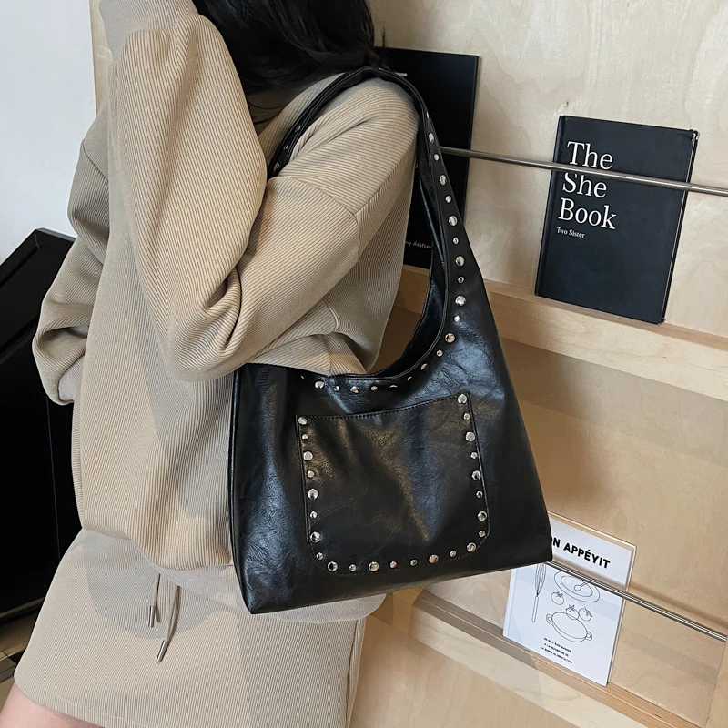 

Large Capacity Vintage Underarm Bag Women's 2025 New Autumn Winter Single Shoulder Bag Brown Commuter Tote Bag